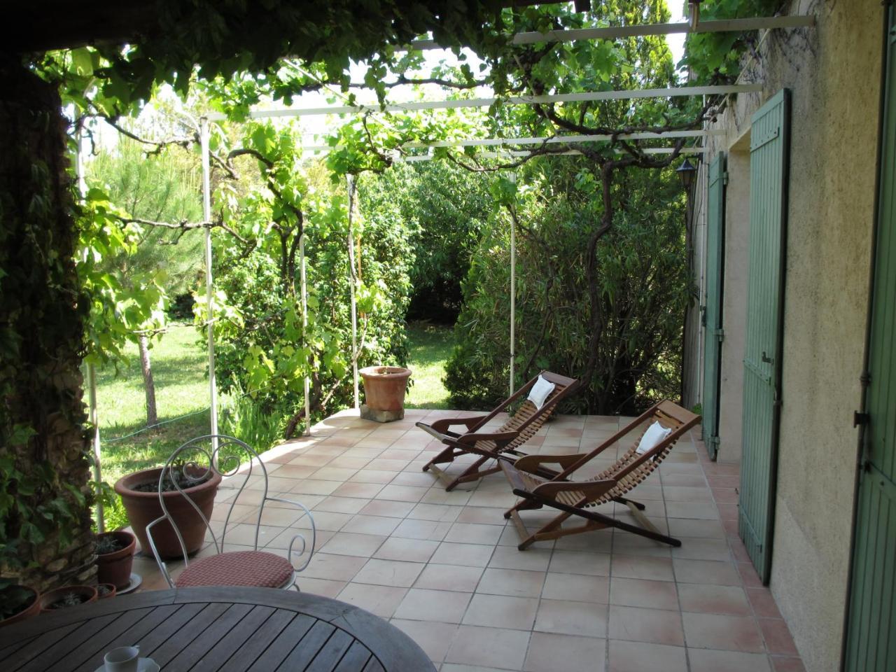 Clos Sainte-Garde Saint Didier  Exterior photo